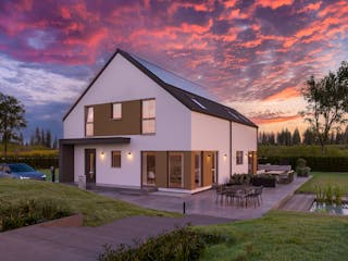 Fertighaus White&Black 220 von WHITE&BLACK Fertighäuser Ausbauhaus ab 288458€, Satteldach-Klassiker Außenansicht 2