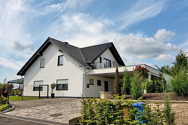 5b37a82c_portraitblock2