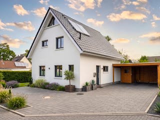 Massivhaus Satteldach 154 von AMR-Wohnbau Schlüsselfertig ab 325000€, Satteldach-Klassiker Außenansicht 2