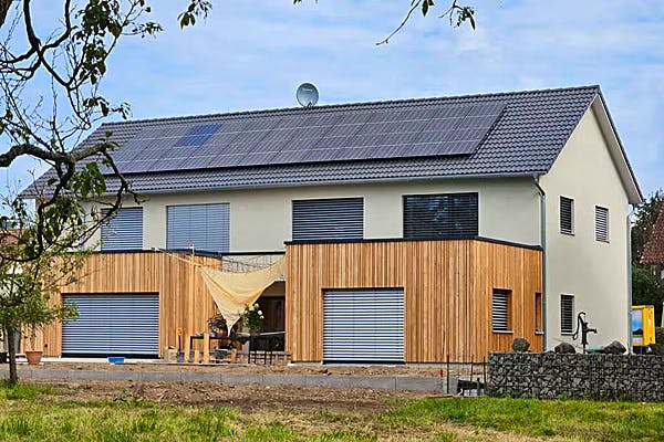 98bd8594_portraitblock1