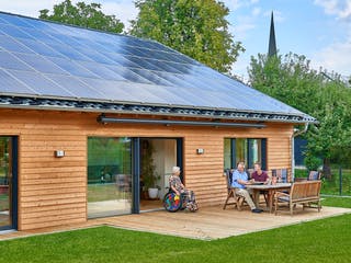Rollstuhlgerechter Garten am Haus