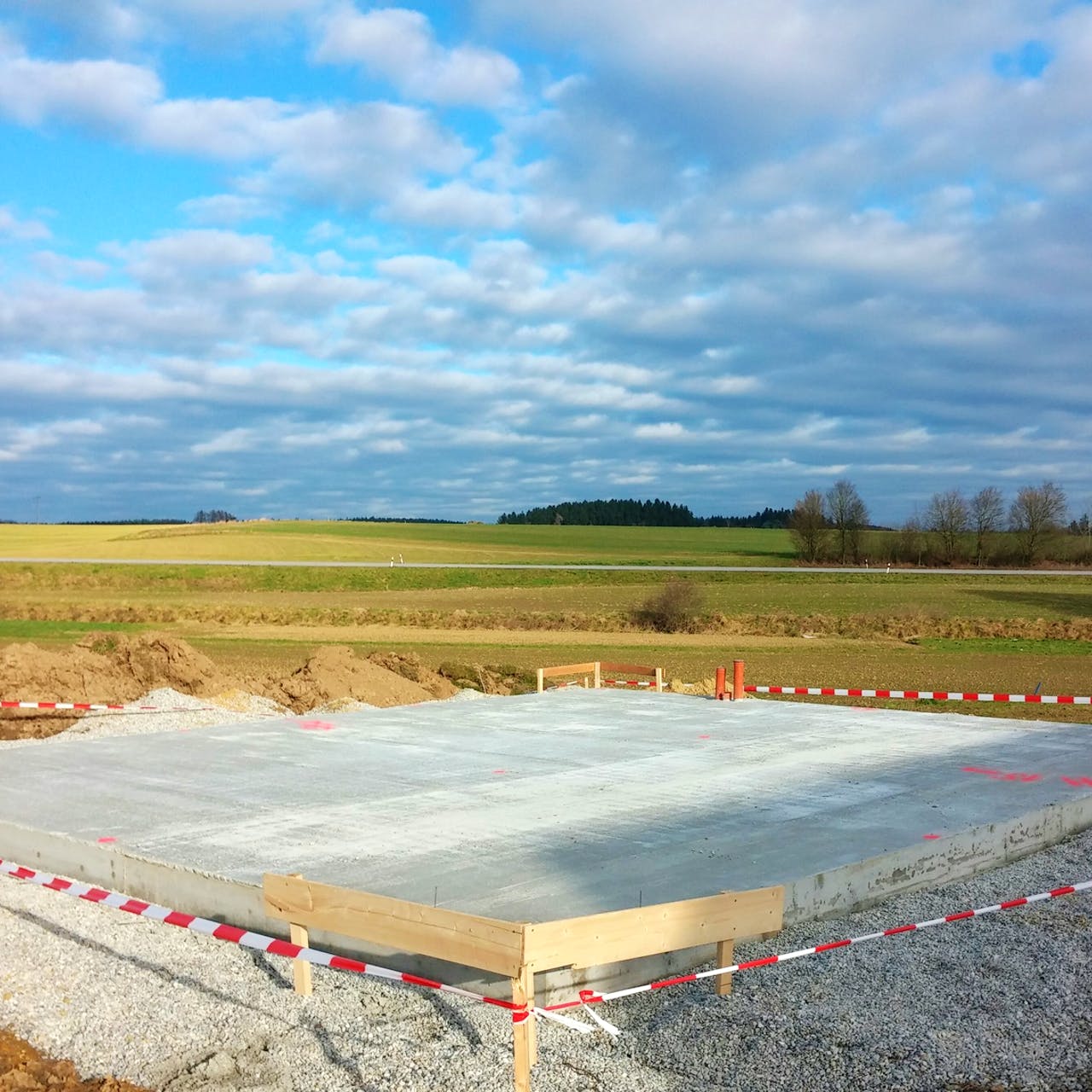 Techniken & Kosten für eine Bodenplatte Fertighaus.de