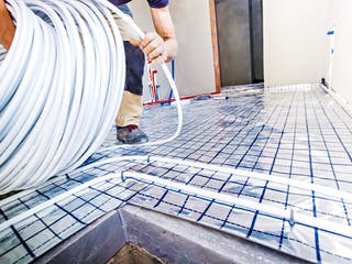 Fußbodenheizung wird verlegt