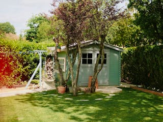 Gartenhaus mit Abstand zum Nachbarn