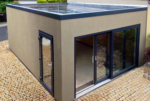 individuelle Sonderbau Garage in braun mit Glasfront hinten inklusive Schiebetür