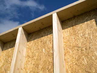Wand in aus Holz als Ständerbau bzw. Rahmenbau