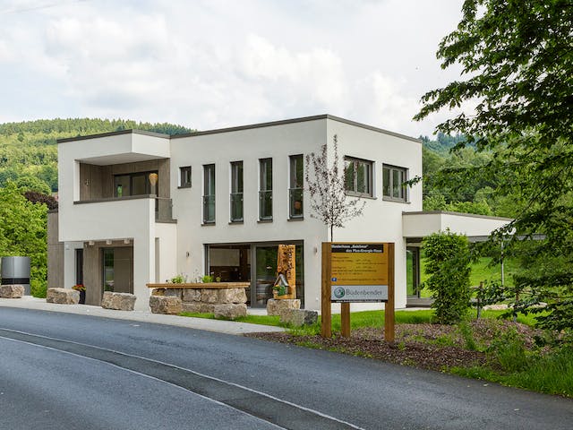 Fertighaus Satchmo von Büdenbender Hausbau Schlüsselfertig ab 565180€, Cubushaus Außenansicht 3