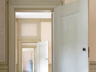Anschlagtüren innen im Haus