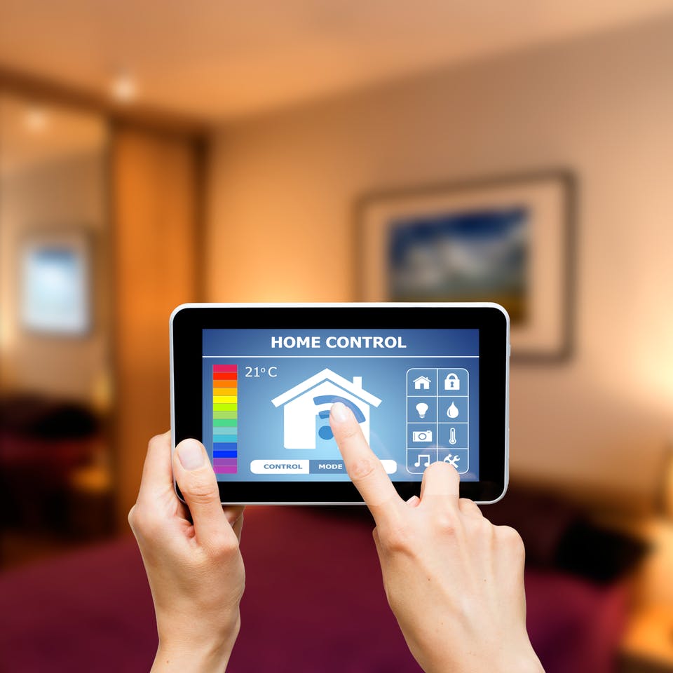 Smart Home Steuerung auf Tablet
