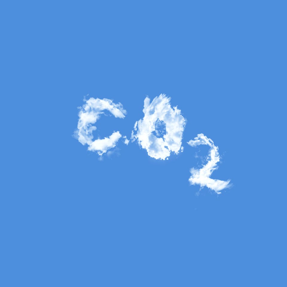 Wolken formen das Wort CO2