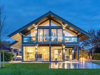 Modernes Fachwerkhaus von Meisterstück-HAUS