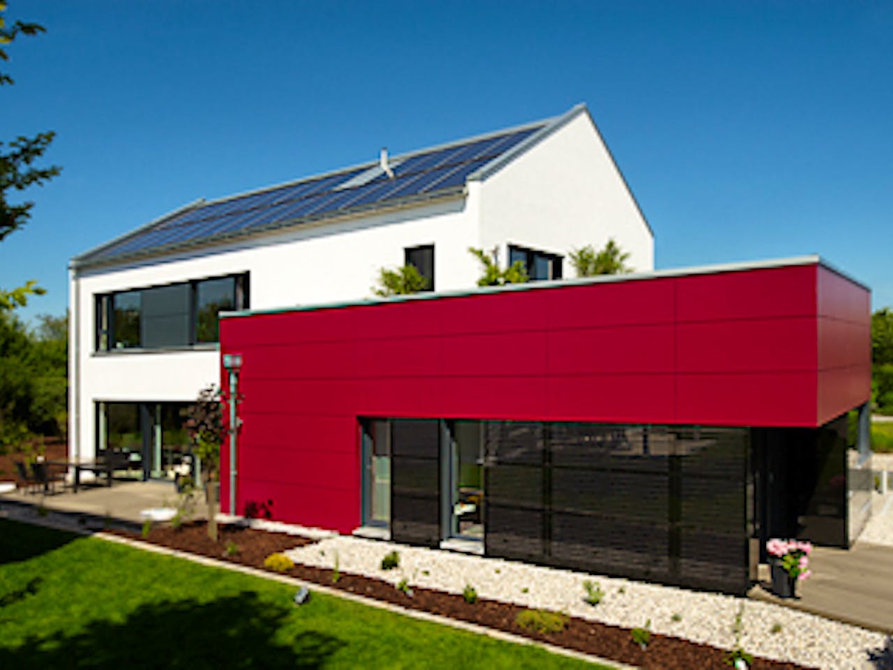 Fertighaus Musterhaus GenerationX von FischerHaus Schlüsselfertig ab 358342€, Satteldach-Klassiker Außenansicht 1