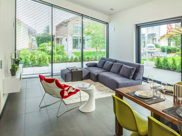 Fertighaus Neuraum von Neuraum Schlüsselfertig ab 299999€, Pultdachhaus Innenansicht 1