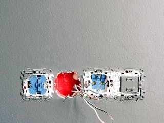Steckdose im Neubau
