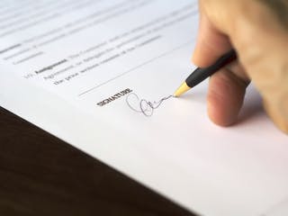 Bauvertrag unterschreiben