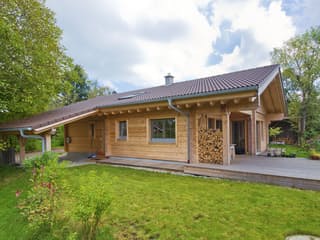 Fertighaus Achat von BayernBlock Ausbauhaus ab 101900€, Blockhaus Außenansicht 3