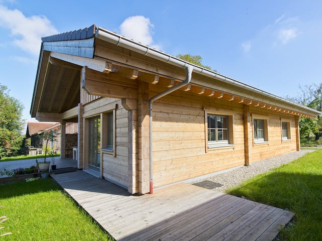 Fertighaus Achat von BayernBlock Ausbauhaus ab 101900€, Blockhaus Außenansicht 6