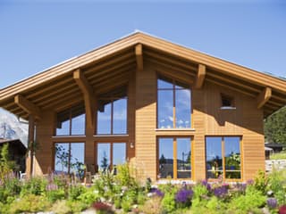 Fertighaus Achensee von ISARTALER HOLZHAUS Schlüsselfertig ab 244900€, Blockhaus Außenansicht 2