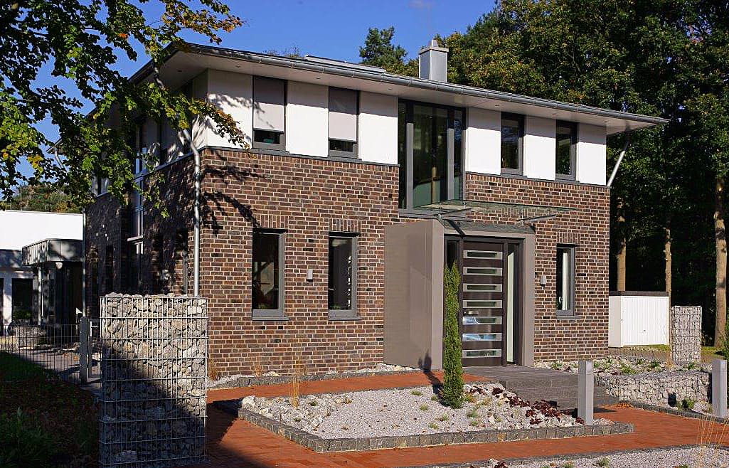 Fertighaus Aida - HausManufaktur Nordhorn von GUSSEK HAUS Schlüsselfertig ab 547200€, Stadtvilla Außenansicht 1