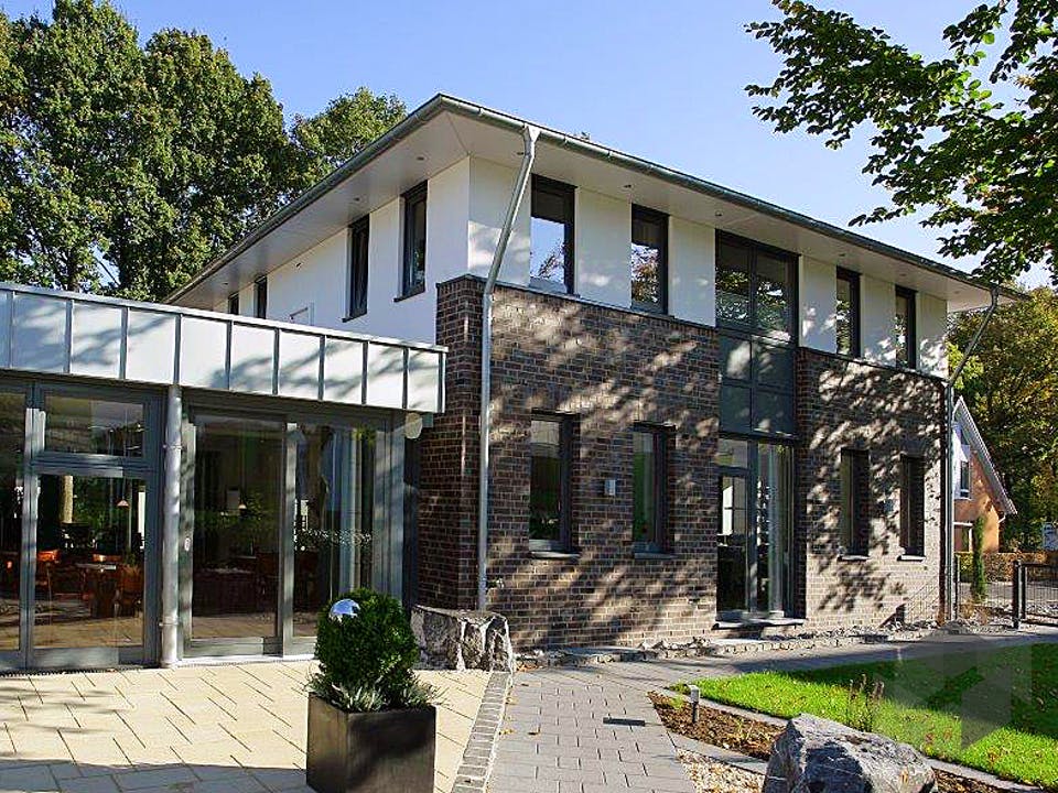 Aida - HausManufaktur Nordhorn von GUSSEK HAUS Außenansicht