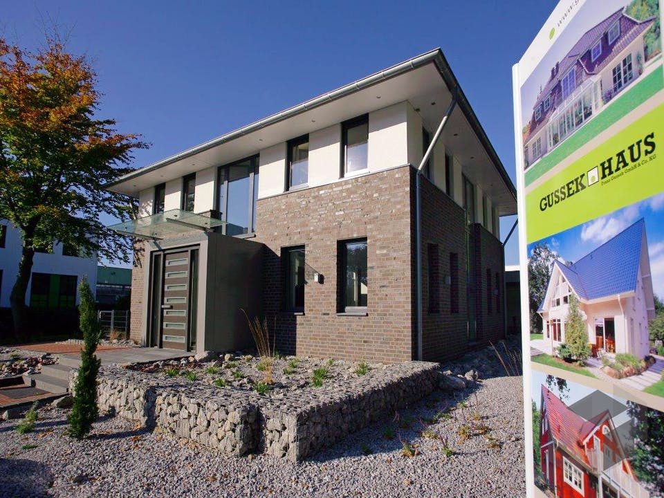 Aida - HausManufaktur Nordhorn von GUSSEK HAUS Außenansicht