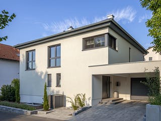 Massivhaus Althoff von AIM Hausbau, Stadtvilla Außenansicht 2