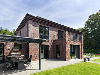 Massivhaus Dorn von AIM Hausbau, Stadtvilla Außenansicht 3