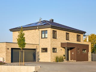 Massivhaus Elberfeld von AIM Hausbau, Stadtvilla Außenansicht 1