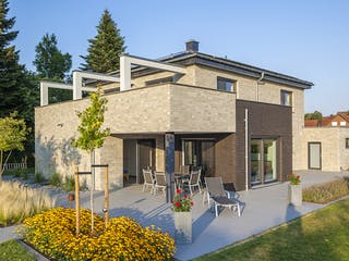 Massivhaus Elberfeld von AIM Hausbau, Stadtvilla Außenansicht 2