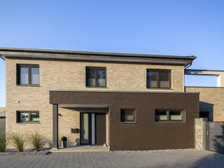 Massivhaus Elberfeld von AIM Hausbau, Stadtvilla Außenansicht 3