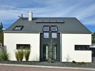 Massivhaus Götze von AIM Hausbau, Satteldach-Klassiker Außenansicht 3