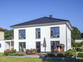 Massivhaus Ihle von AIM Hausbau, Stadtvilla Außenansicht 2