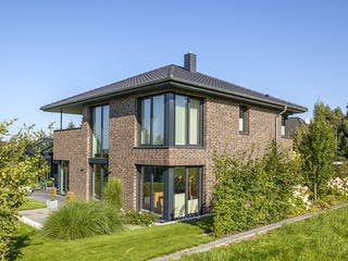 Massivhaus Jessen von AIM Hausbau, Stadtvilla Außenansicht 4