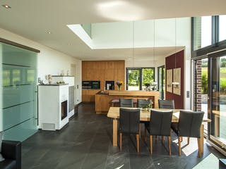 Massivhaus Jessen von AIM Hausbau, Stadtvilla Innenansicht 2