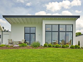Massivhaus Kempf von AIM Hausbau, Bungalow Außenansicht 3