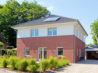 Massivhaus Meinke von AIM Hausbau, Stadtvilla Außenansicht 1