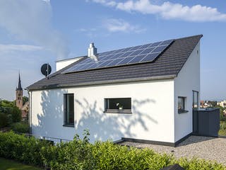 Massivhaus Rademacher von AIM Hausbau, Satteldach-Klassiker Außenansicht 3