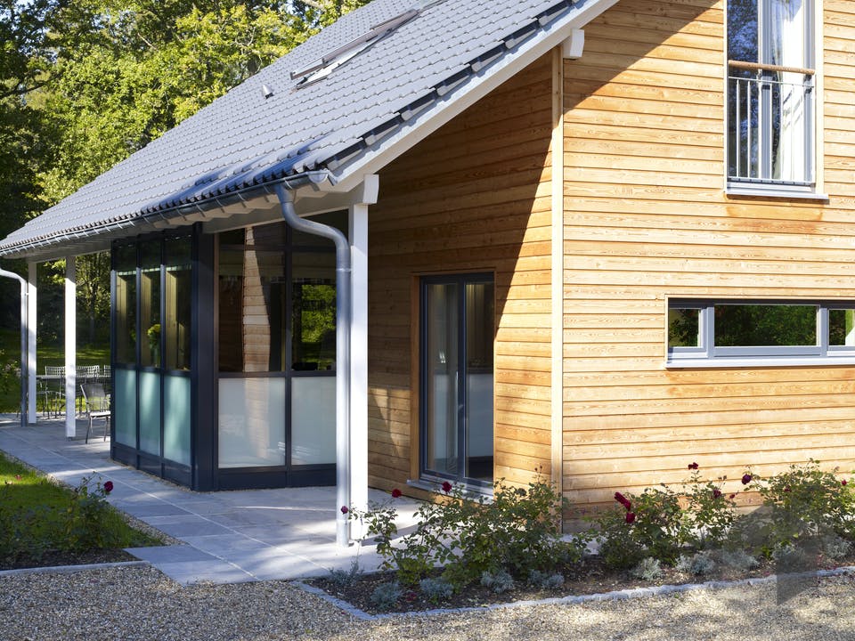 Architektur aus Glas von Baufritz Außenansicht