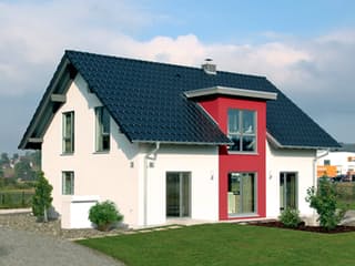 Fertighaus AVEO 411 - Musterhaus Frankenberg von FingerHaus, Satteldach-Klassiker Außenansicht 2