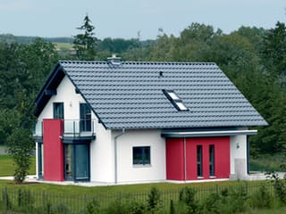 Fertighaus AVEO 411 - Musterhaus Frankenberg von FingerHaus, Satteldach-Klassiker Außenansicht 3