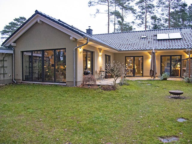 Massivhaus Weißensee von Aye-Bau Schlüsselfertig ab 399400€, Bungalow Außenansicht 2