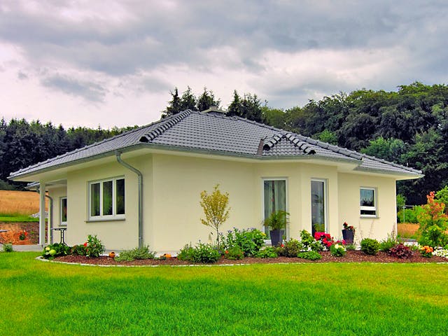 Fertighaus Loko von Fingerhut Haus, Bungalow Außenansicht 2