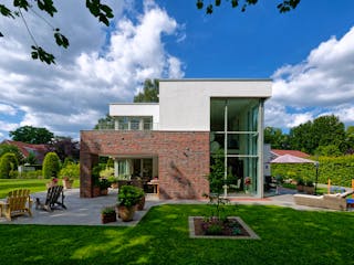 Massivhaus Haus H. von planen + bauen, Stadtvilla Außenansicht 2