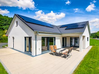 Fertighaus Bungalow Satteldach 130 von LUXHAUS, Bungalow Außenansicht 1