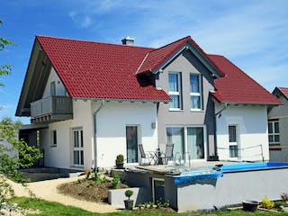 Fertighaus Bad Urach von Iller-Haus Schlüsselfertig ab 257000€, Satteldach-Klassiker Außenansicht 1