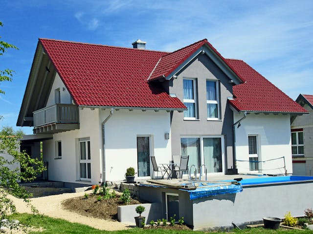 Fertighaus Bad Urach von Iller-Haus Schlüsselfertig ab 257000€, Satteldach-Klassiker Außenansicht 1