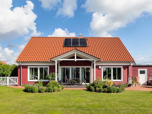 Fertighaus Scharmbeck von Bardowicks.Haus und Holzbau Schlüsselfertig ab 480000€, Satteldach-Klassiker Außenansicht 1