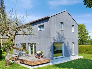 Fertighaus Remiger - Kundenhaus von Bau-Fritz Schlüsselfertig ab 470000€, Satteldach-Klassiker Außenansicht 2