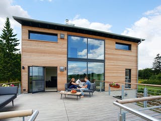 Fertighaus Schellenberg - Kundenhaus von Bau-Fritz Schlüsselfertig ab 725000€, Satteldach-Klassiker Außenansicht 3