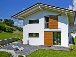 Fertighaus Bayerisch Gmain von Regnauer Hausbau Schlüsselfertig ab 379645€, Satteldach-Klassiker Außenansicht 12